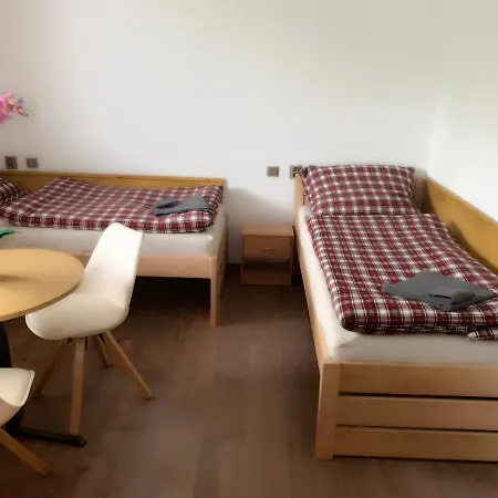 Gasthuis Cafe De La Creme Kuzelov