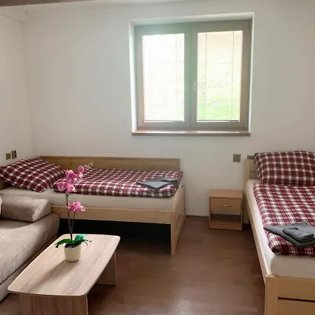 Cafe De La Creme Gasthuis Kuzelov