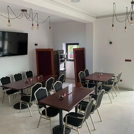 Cafe De La Creme Gasthuis Kuzelov