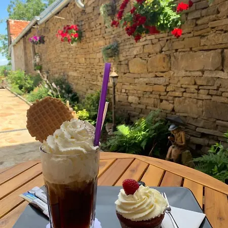 Penzion Cafe De La Creme Kuzelov