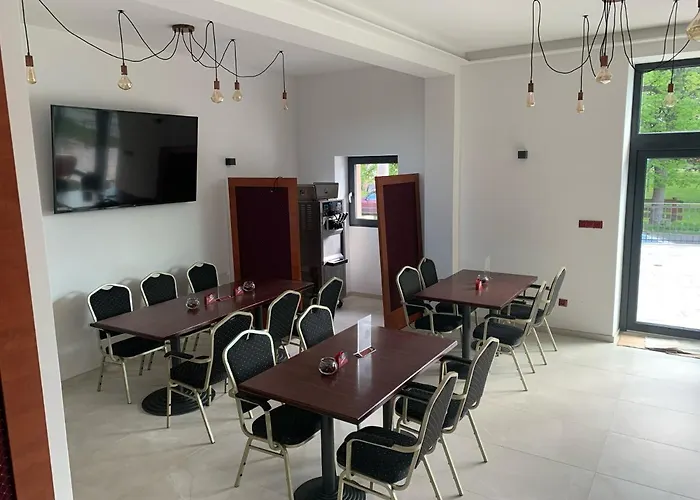 Cafe De La Creme Pensjonat Kuzelov