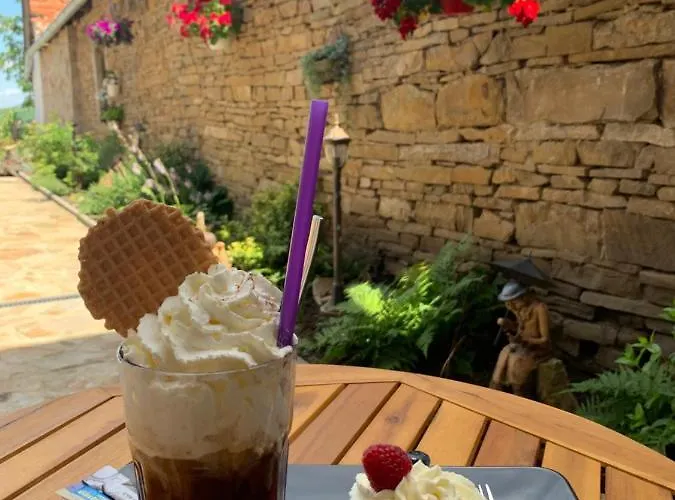 Pensjonat Cafe De La Creme Kuzelov